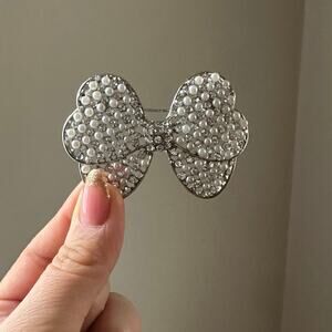 Rhinestone Bow Brooch Silver Tone